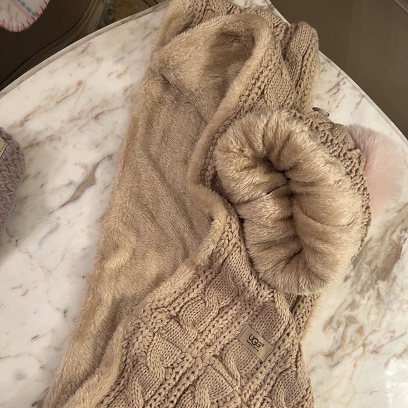 UGG Tan Sweater knit, scarf, hat, and gloves , NWT - Picture 5 of 10